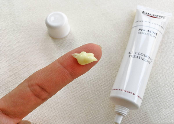 Serum trị mụn Eucerin được sản xuất ở đâu? (Ba Lan)

