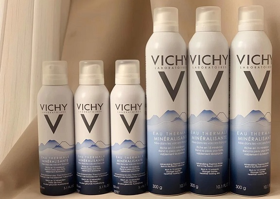 Xịt khoáng Vichy có tác dụng gì với da khô?
