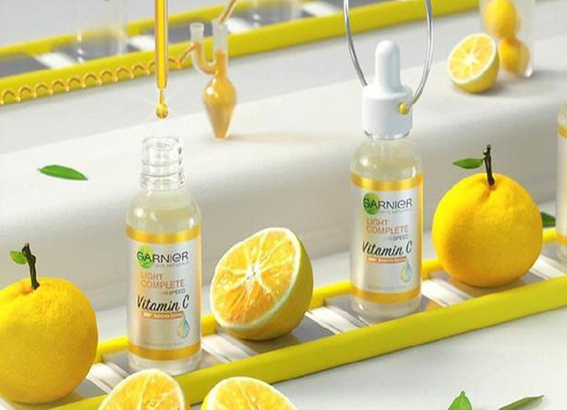 Thành phần chính trong serum vitamin C Garnier là gì?
