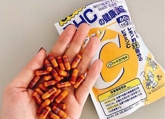 Có bao nhiêu thành phần vitamin C trong serum Hasaki?
