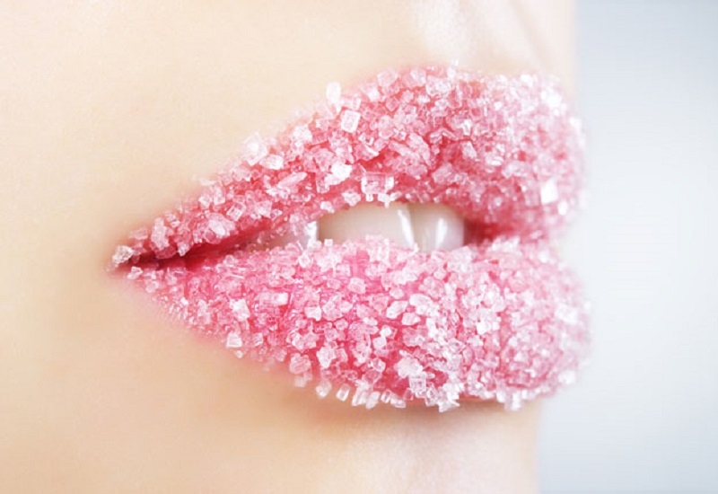 Mách bạn cách trị thâm môi từ muối hiệu quả