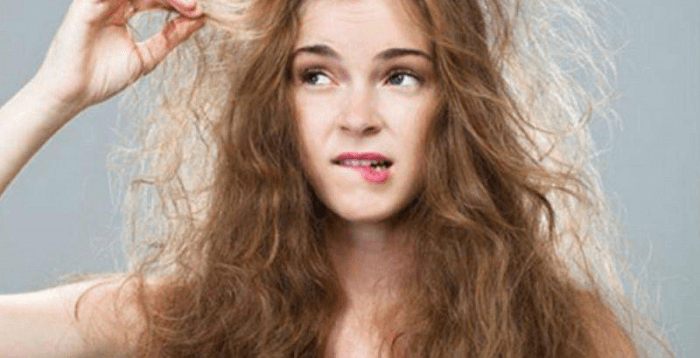 Sử dụng lâu dài các hóa chất gây hại làm hư tóc và da đầu