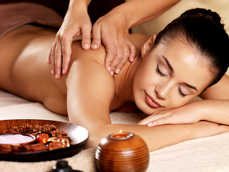 Massage Body Bằng Dầu Dừa Có Tác Dụng Gì | Hasaki.vn