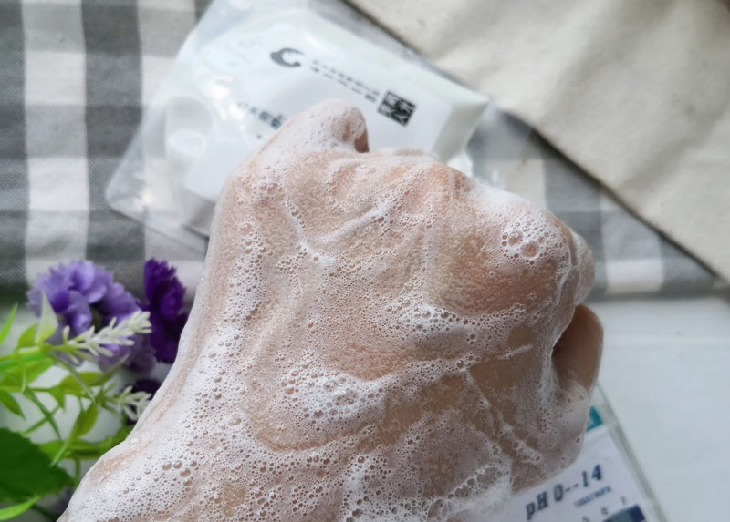 Sữa Rửa Mặt Kuramoto Bijin White Rice Fermented Facial Wash có khả năng tạo bọt tốt