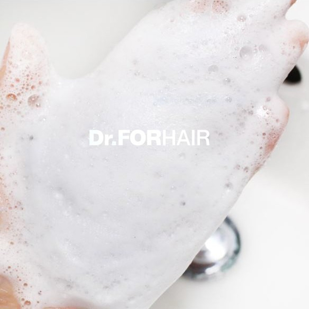 Dầu Gội Tẩy Tế Bào Chết Da Đầu Dr.FORHAIR Head Scaling Shampoo giúp giảm dầu nhờn và ngăn ngừa rụng tóc.